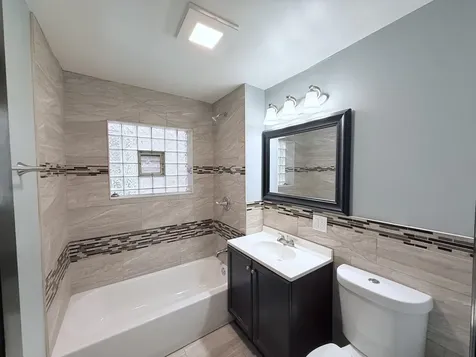 7924 South Peoria Street Chicago IL 60620