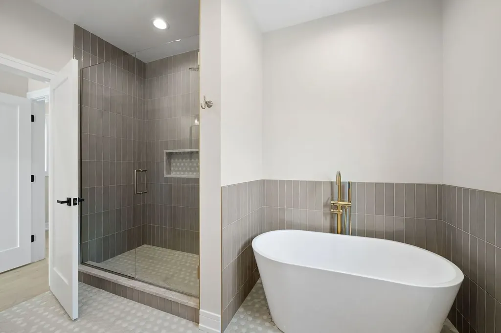 5825 West Byron Street Chicago IL 60634