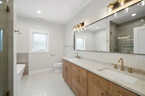 5825 West Byron Street Chicago IL 60634