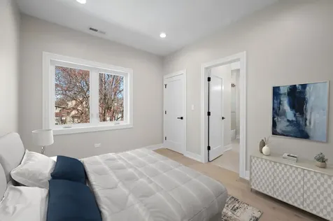 5825 West Byron Street Chicago IL 60634
