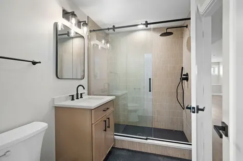 5825 West Byron Street Chicago IL 60634