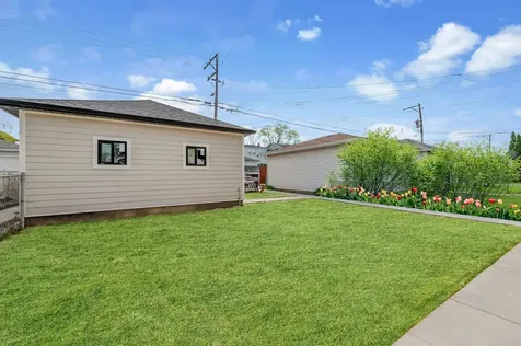 5825 West Byron Street Chicago IL 60634