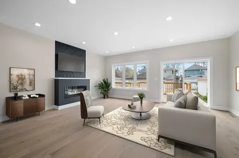 5825 West Byron Street Chicago IL 60634