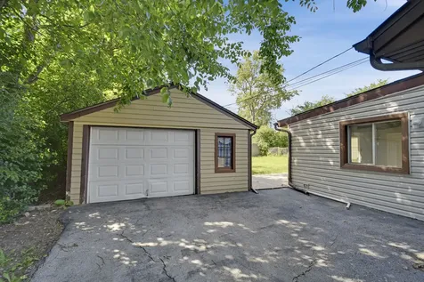 111 Shabbona Drive Park Forest IL 60466