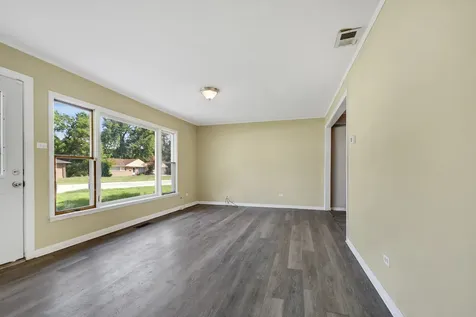 111 Shabbona Drive Park Forest IL 60466