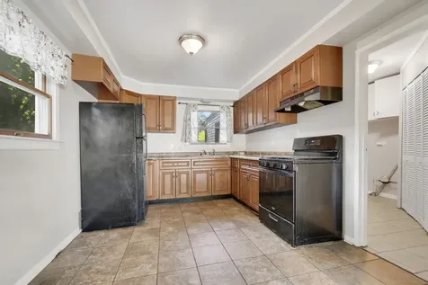 111 Shabbona Drive Park Forest IL 60466