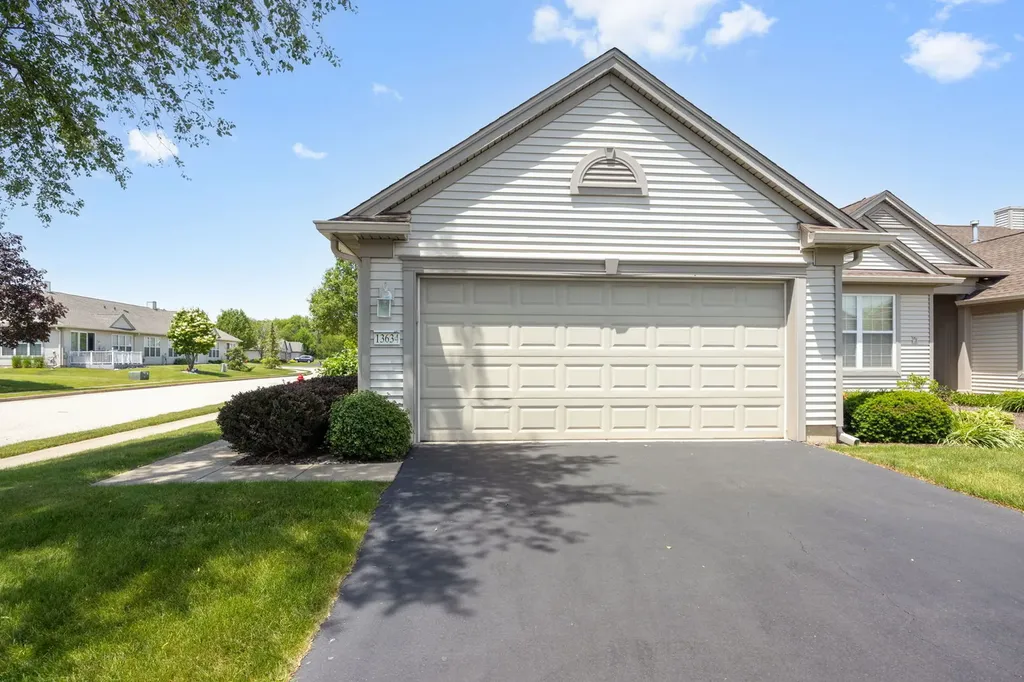 13634 Penefield Lane Huntley IL 60142