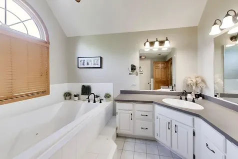 214 Red Bud Circle Sleepy Hollow IL 60118