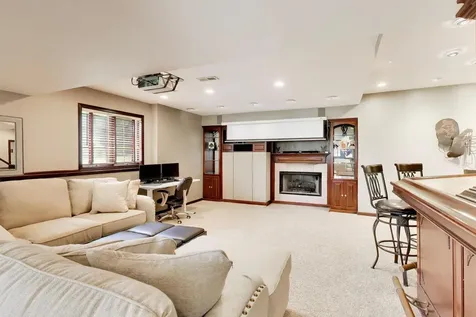 214 Red Bud Circle Sleepy Hollow IL 60118