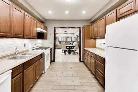 214 Red Bud Circle Sleepy Hollow IL 60118