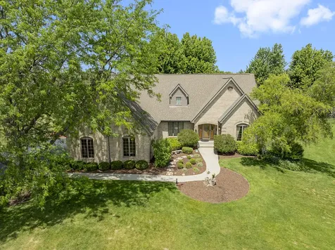 214 Red Bud Circle Sleepy Hollow IL 60118