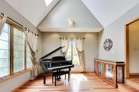 214 Red Bud Circle Sleepy Hollow IL 60118