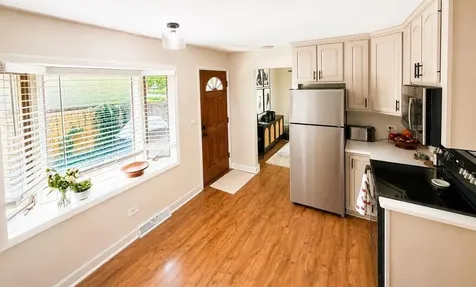 661 North Wren Avenue Palatine IL 60067