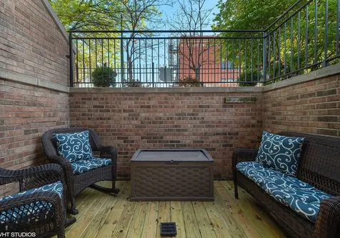 2430 West Iowa Street Chicago IL 60622