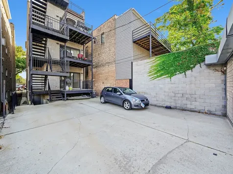 2430 West Iowa Street Chicago IL 60622
