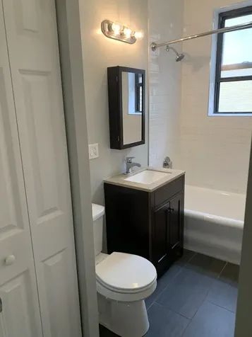 5513 South Everett Avenue Chicago IL 60637