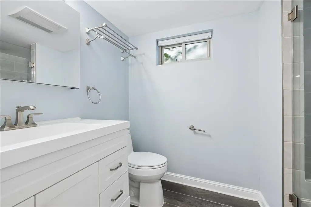 7542 West Bryn Mawr Avenue Chicago IL 60631