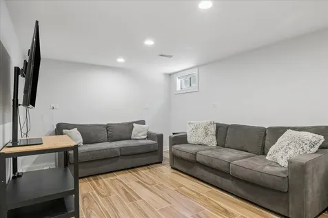 7542 West Bryn Mawr Avenue Chicago IL 60631