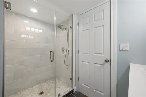 7542 West Bryn Mawr Avenue Chicago IL 60631