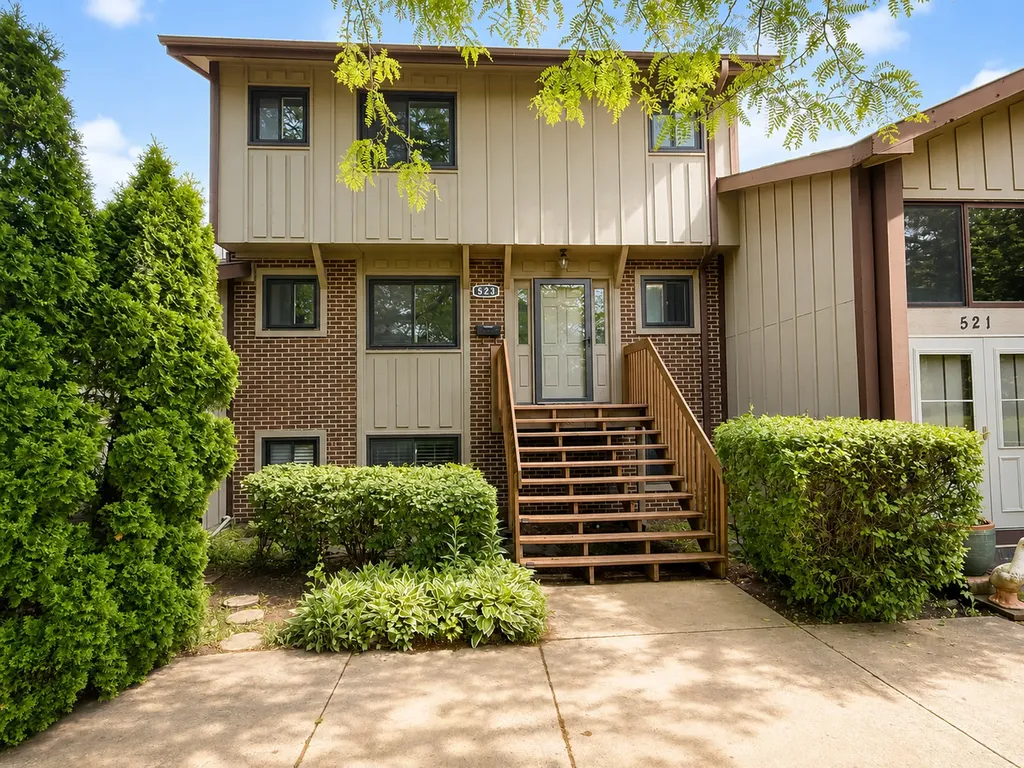 523 Club House Circle Roselle IL 60172