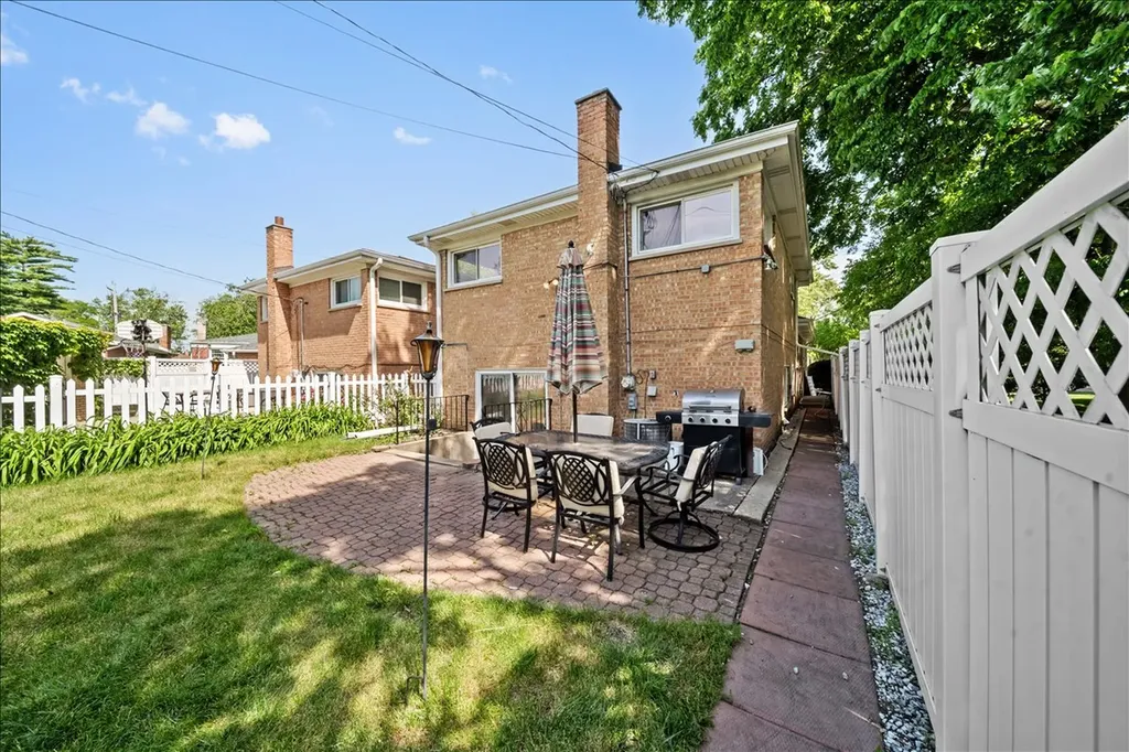 3715 Greenleaf Street Skokie IL 60076