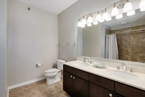 757 North Orleans Street Chicago IL 60654