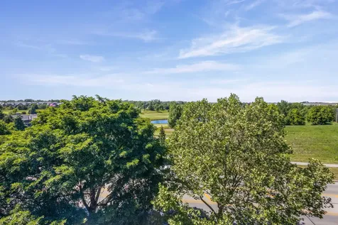 2064 Valor Court Glenview IL 60026