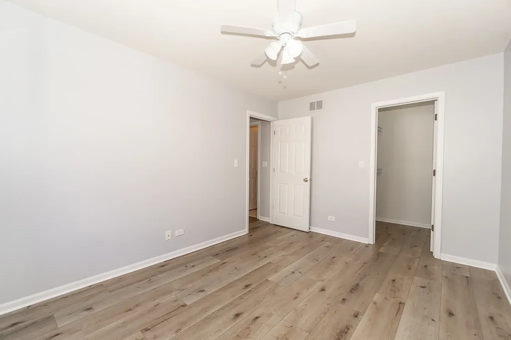739 West Georgian Court Addison IL 60101