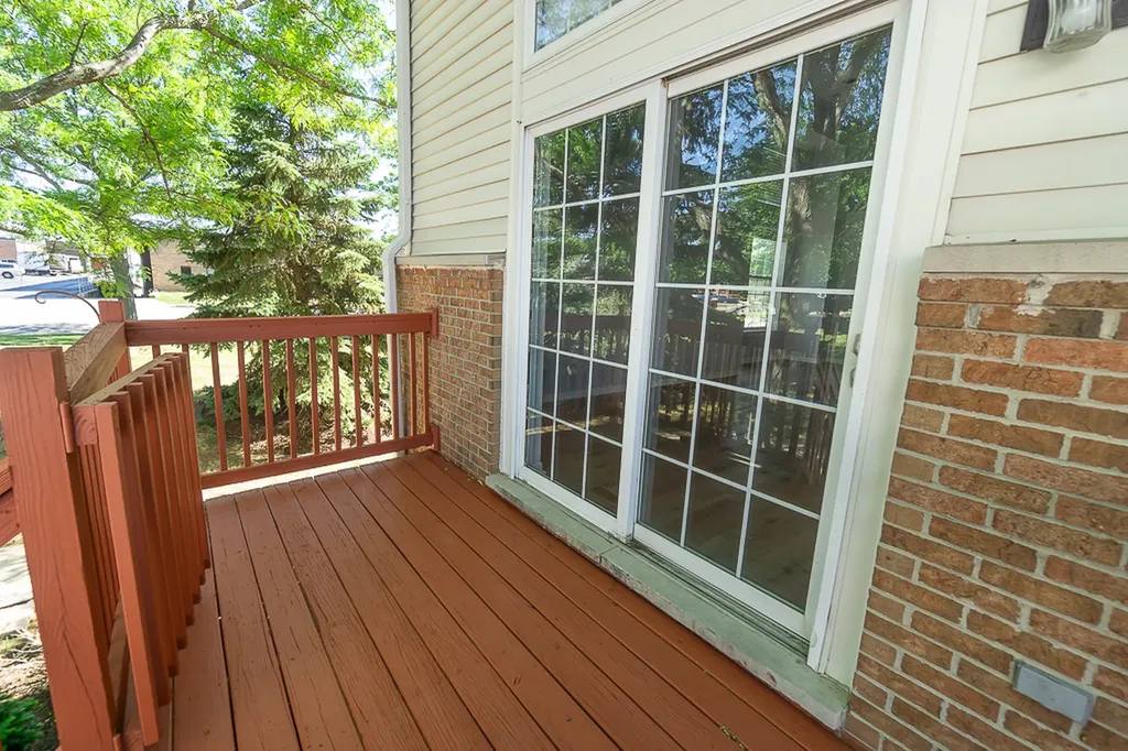 739 West Georgian Court Addison IL 60101
