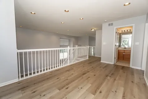 739 West Georgian Court Addison IL 60101