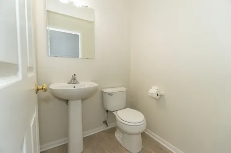 739 West Georgian Court Addison IL 60101
