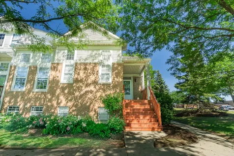 739 West Georgian Court Addison IL 60101