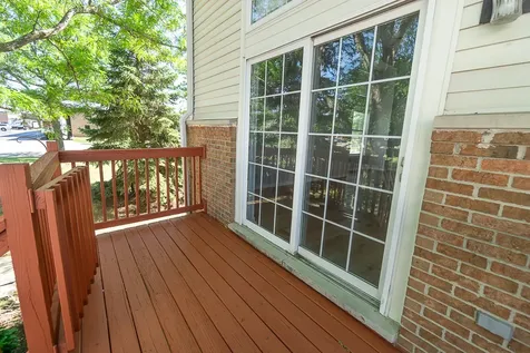 739 West Georgian Court Addison IL 60101