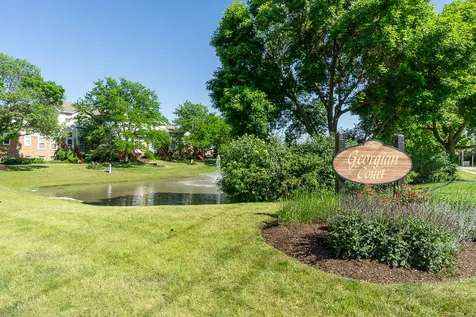 739 West Georgian Court Addison IL 60101