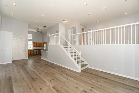 739 West Georgian Court Addison IL 60101