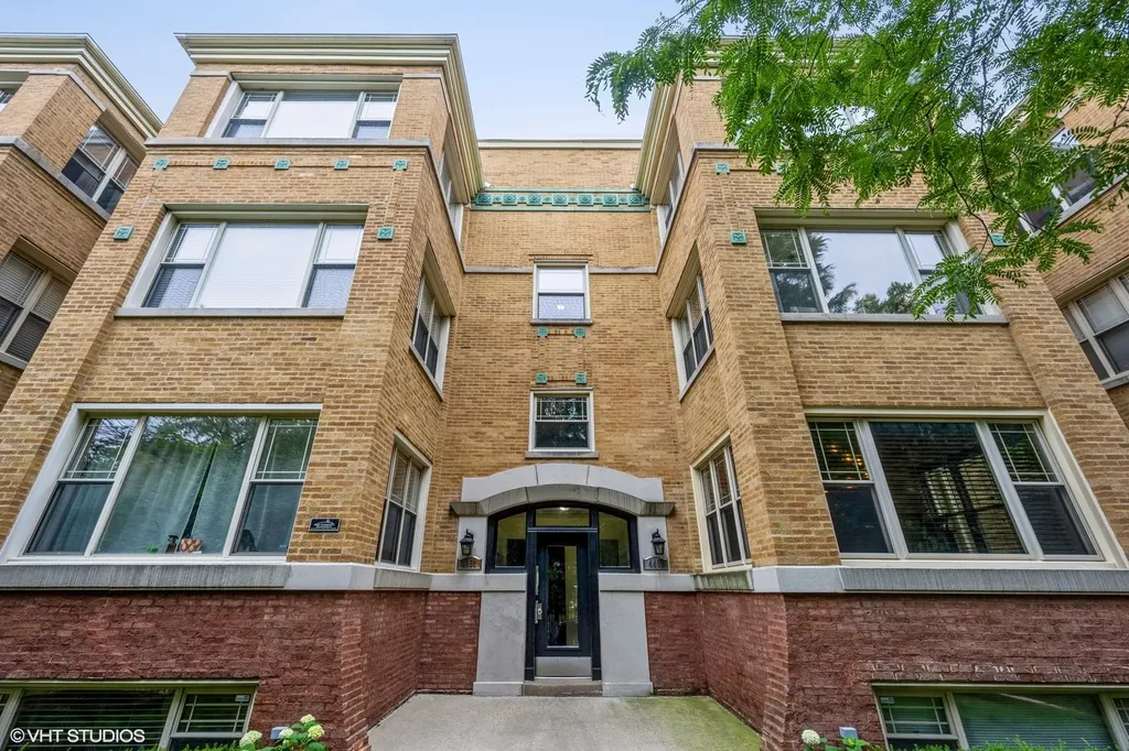 4453 North Magnolia Avenue Chicago IL 60640