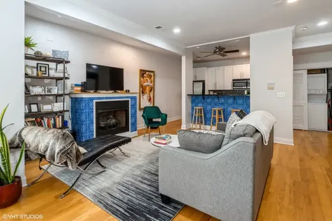 4453 North Magnolia Avenue Chicago IL 60640
