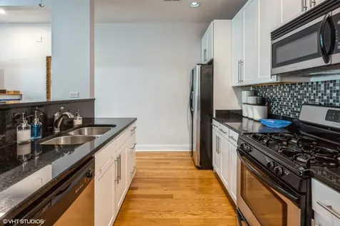 4453 North Magnolia Avenue Chicago IL 60640