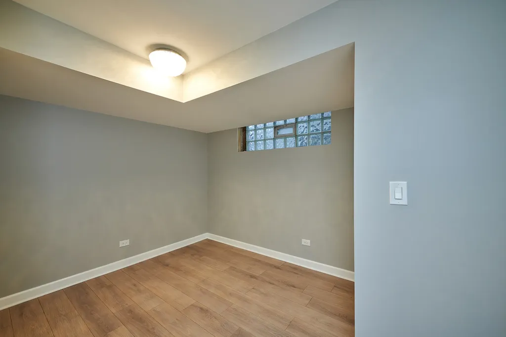 1506 East 72nd Place Chicago IL 60619