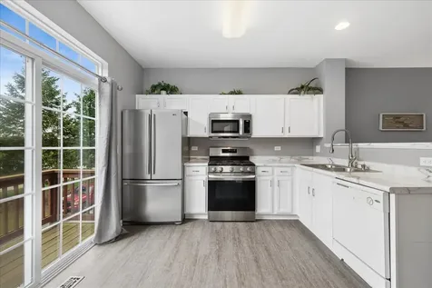 140 Station Park Circle Grayslake IL 60030