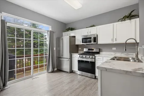 140 Station Park Circle Grayslake IL 60030
