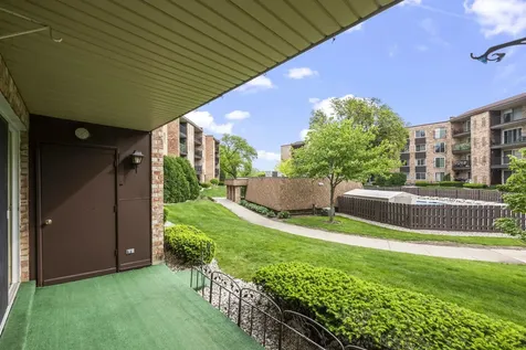 1103 South Hunt Club Drive Mount Prospect IL 60056
