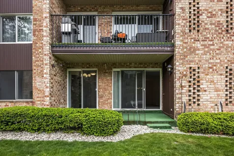 1103 South Hunt Club Drive Mount Prospect IL 60056