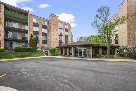 1103 South Hunt Club Drive Mount Prospect IL 60056