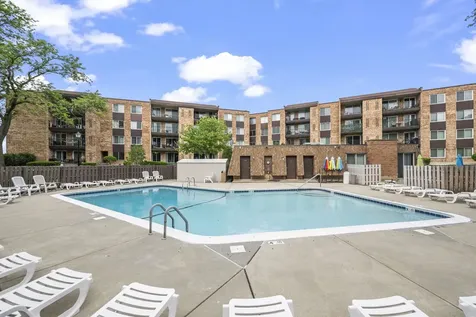 1103 South Hunt Club Drive Mount Prospect IL 60056