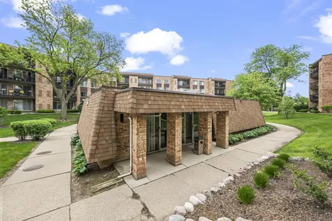 1103 South Hunt Club Drive Mount Prospect IL 60056
