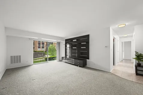 1103 South Hunt Club Drive Mount Prospect IL 60056