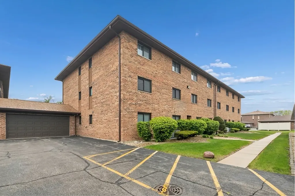 8826 West 140th Street Orland Park IL 60462