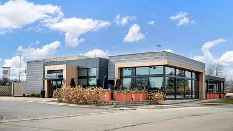 421 Lakeshore Court St. Charles IL 60174