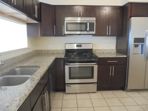 938 Ridgefield Lane Wheeling IL 60090